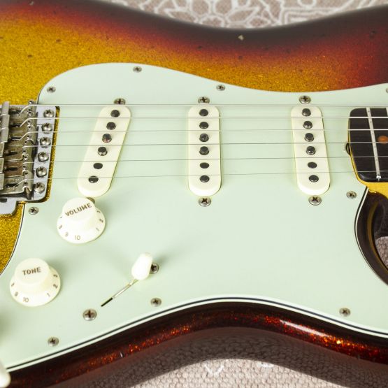 Fender Custom Shop Limited 1963 Journeyman Stratocaster Sparkle Sunburst 2017 NAMM USA электрогитара
