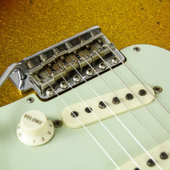 Fender Custom Shop Limited 1963 Journeyman Stratocaster Sparkle Sunburst 2017 NAMM USA электрогитара