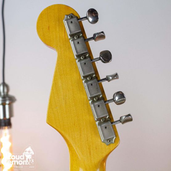Fender Stratocaster ST-362 Vintage White 1997 Japan электрогитара