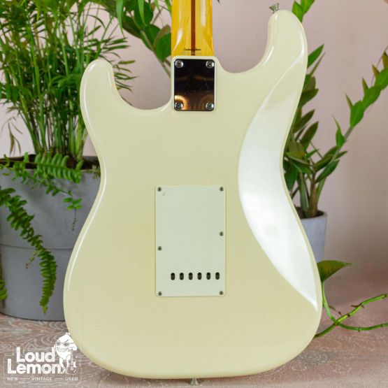 Fender Stratocaster ST-362 Vintage White 1997 Japan электрогитара