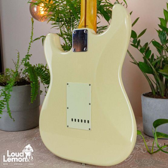 Fender Stratocaster ST-362 Vintage White 1997 Japan электрогитара