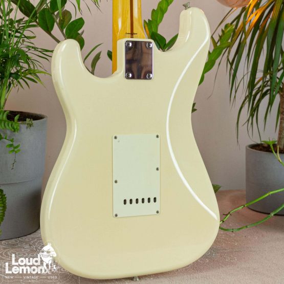 Fender Stratocaster ST-362 Vintage White 1997 Japan электрогитара