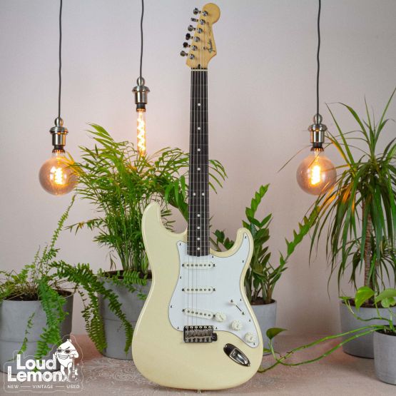 Fender Stratocaster ST-43 Vintage White 2004 Japan электрогитара
