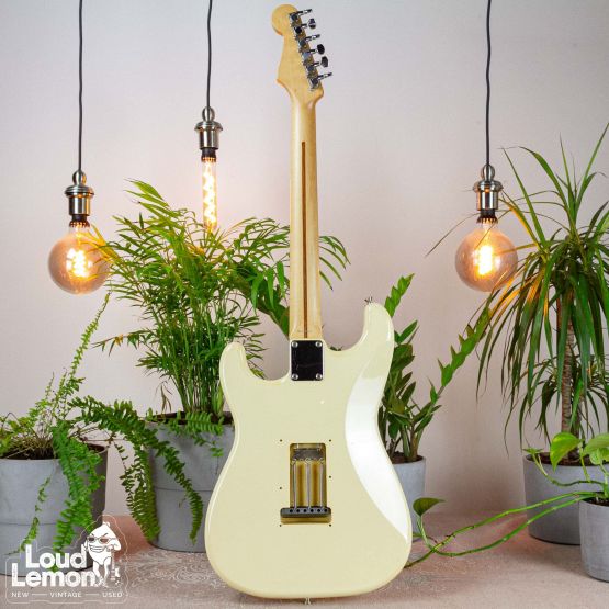 Fender Stratocaster ST-43 Vintage White 2004 Japan электрогитара