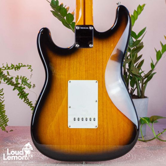Fender AVRI '57 Stratocaster 50th Anniversary Sunburst 1996 USA электрогитара