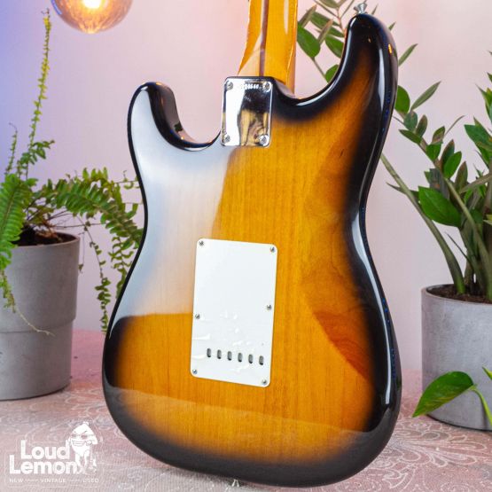 Fender AVRI '57 Stratocaster 50th Anniversary Sunburst 1996 USA электрогитара