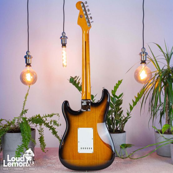 Fender AVRI '57 Stratocaster 50th Anniversary Sunburst 1996 USA электрогитара
