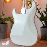 Squier Bullet Strat Arctic White 2018 Indonesia электрогитара