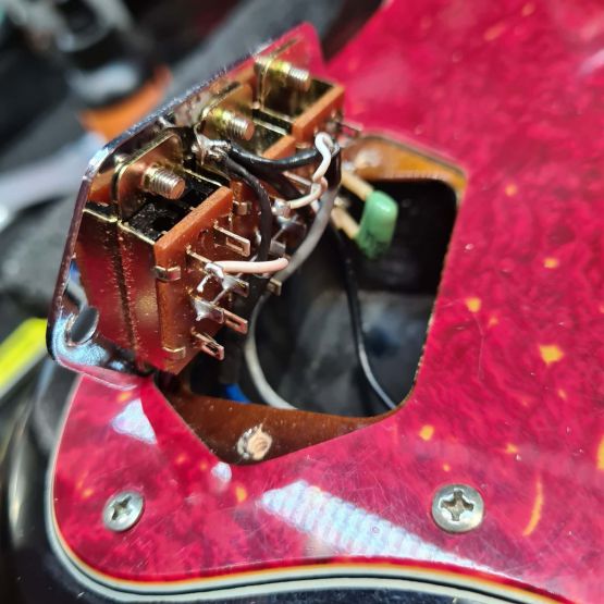 Fender Jaguar JG-66 Sunburst 1999 Japan электрогитара