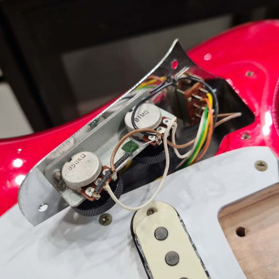 Fender Jaguar JG-66 Candy Apple Red 1999 Japan электрогитара