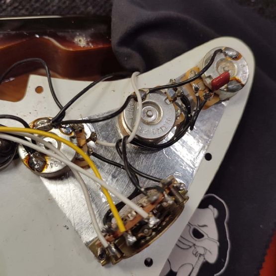 Fender Standard Stratocaster Sunburst 2003 Mexico электрогитара