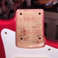 Fender Limited Edition AVRI '57 Stratocaster Candy Apple Red 2011 USA элетрогитара