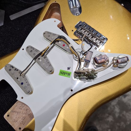 Fender Custom Shop Jimmie Vaughan Stratocaster Aztec Gold Relic 2018 USA электрогитара