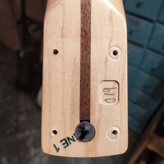 Fender American Performer Mustang Vintage White 2019 USA электрогитара