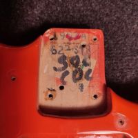Fender AVRI '62 Stratocaster Fiesta Red 1995 USA электрогитара