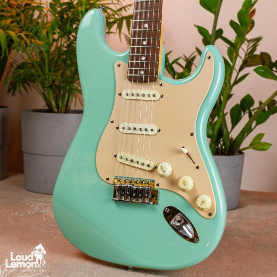 Squier Affinity Strat Surf Green 2002 China электрогитара