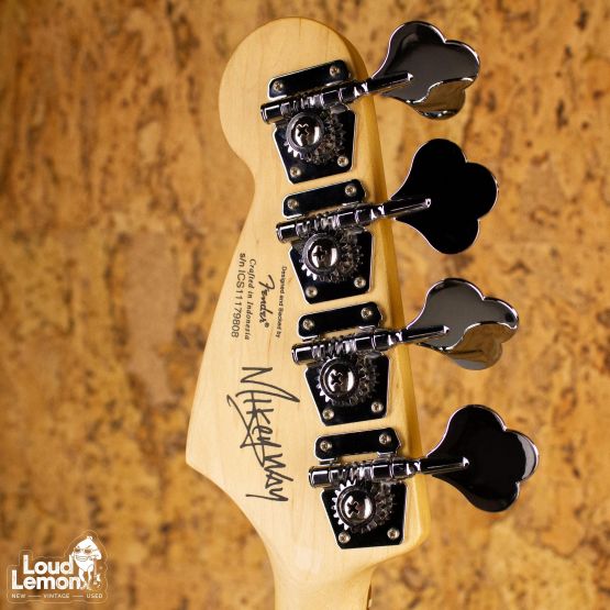 Squier Mikey Way Signature Mustang Bass Large Flake Silver Sparkle 2011 Indonesia бас-гитара