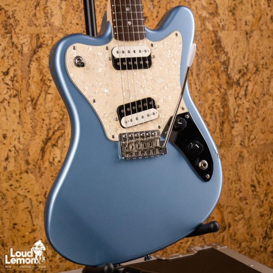 Squier Paranormal Super Sonic Ice Blue Metallic 2020 China электрогитара