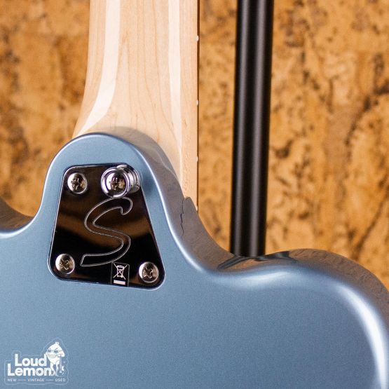 Squier Paranormal Super Sonic Ice Blue Metallic 2020 China электрогитара