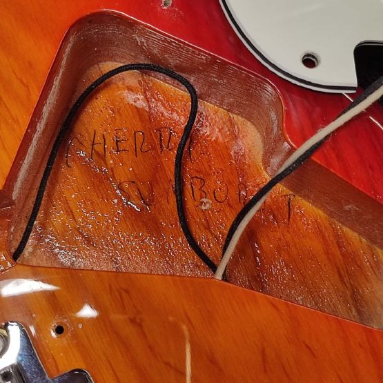 Fender Custom Shop Custom Deluxe Stratocaster Aged Cherry Sunburst 2013 USA электрогитара