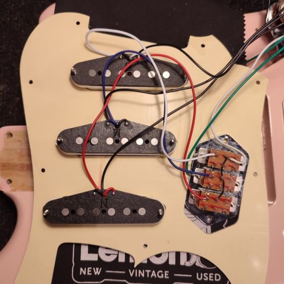 Squier Paranormal Cyclone Shell Pink 2020 China электрогитара