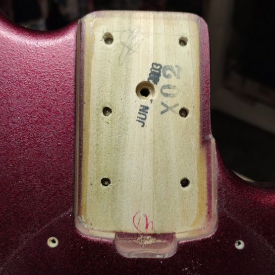 Ernie Ball Music Man S.U.B 2EQ HDWE KIT Textured Red 2003 USA бас-гитара