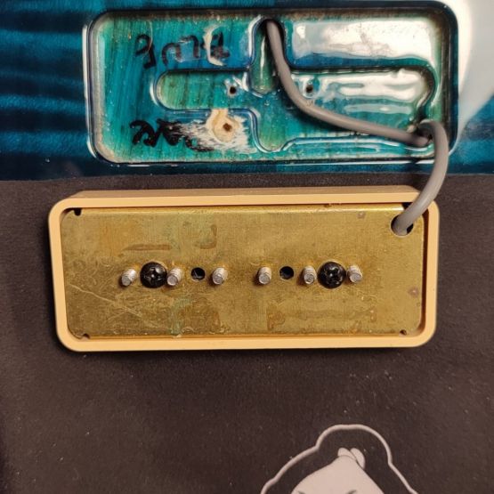 ‌Ernie Ball Music Man Axis Super Sport MM90 Translucent Blue 2012 USA электрогитара