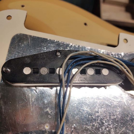 Fender American Standard Stratocaster Dan Smith Vintage White 1983 USA электрогитара