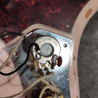 Fender Flea Jazz Bass Road Worn Faded Shell Pink 2018 Mexico бас-гитара