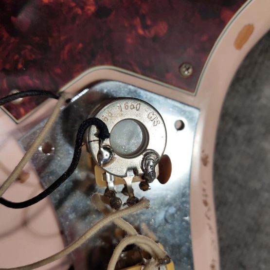 Fender Flea Jazz Bass Road Worn Faded Shell Pink 2018 Mexico бас-гитара