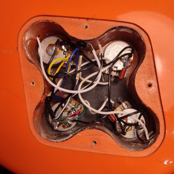 Fender Deluxe Series Toronado HH Orange 2001 Mexico электрогитара