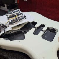 Squier Bullet Strat Arctic White 2018 Indonesia электрогитара