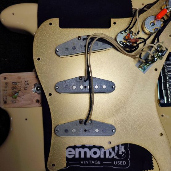 Fender Limited Edition American Professional Stratocaster Solid Rosewood Neck Desert Sand 2020 USA электрогитара