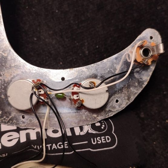 History ZP-CFS Precision Bass Vintage White 2004 Japan бас-гитара