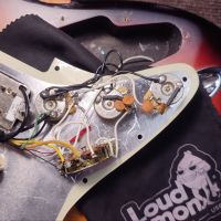 Fender Highway One Stratocaster HSS 3-Color Sunburst 2009 USA электрогитара
