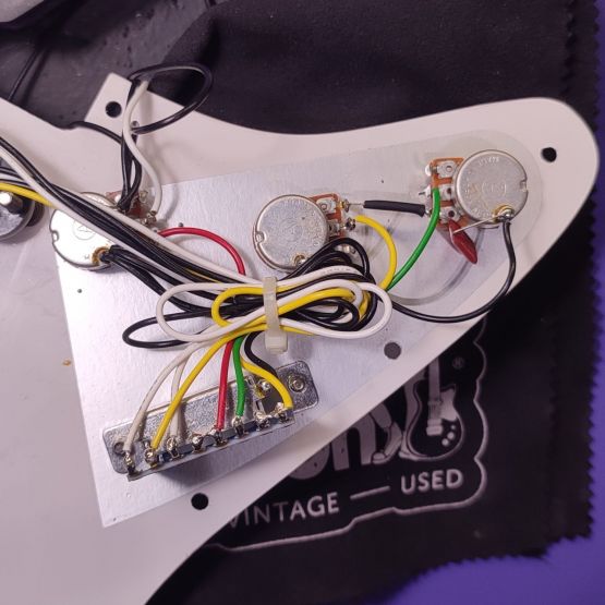 Squier Sonic Stratocaster Ultraviolet 2022 Indonesia электрогитара