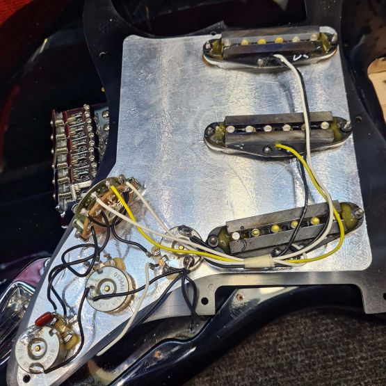 Fender Stratocaster Standard Black 2008 Mexico электрогитара