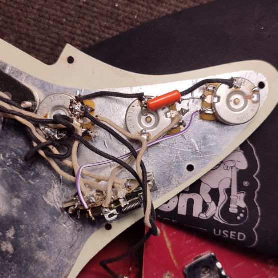 Fender Custom Shop 1960 Stratocaster Relic Faded Dakota Red 2013 USA электрогитара