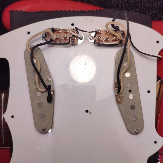 Fender MG65 Mustang Dakota Red 2005 Japan электрогитара