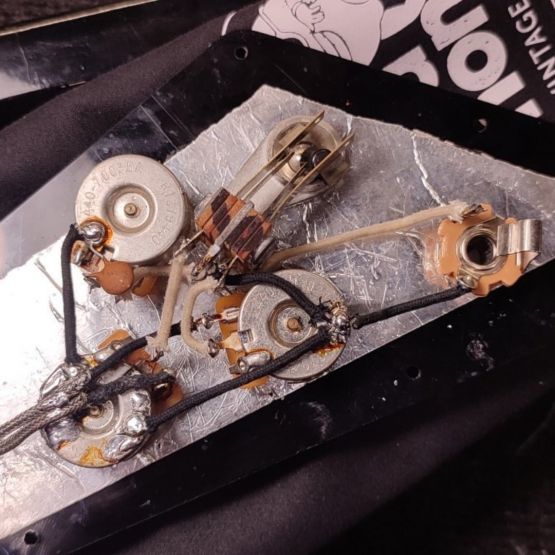 Gibson Flying V '67 Ebony 1990 USA электрогитара