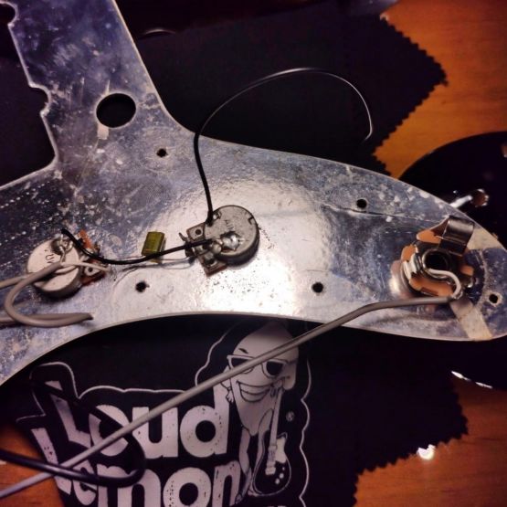 Fender JM66 Jazzmaster Sunburst 2008 Japan электрогитара