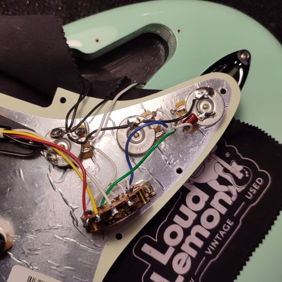 Fender Limited Edition Player Stratocaster Surf Green 2020 Mexico электрогитара