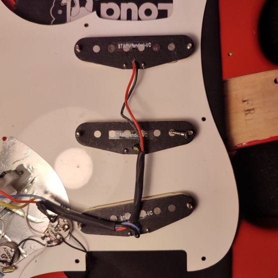 Fender ST57 Stratocaster Fiesta Red 2010 Japan электрогитара