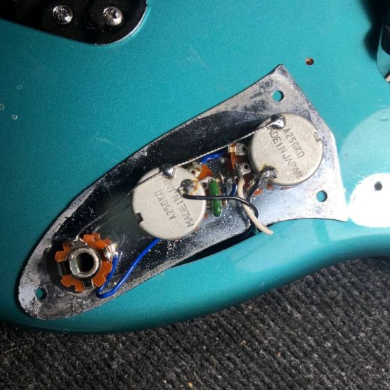 Fender MB98-70SD Mustang Bass Competition Ocean Turquoise Metallic 1997 Japan бас-гитара