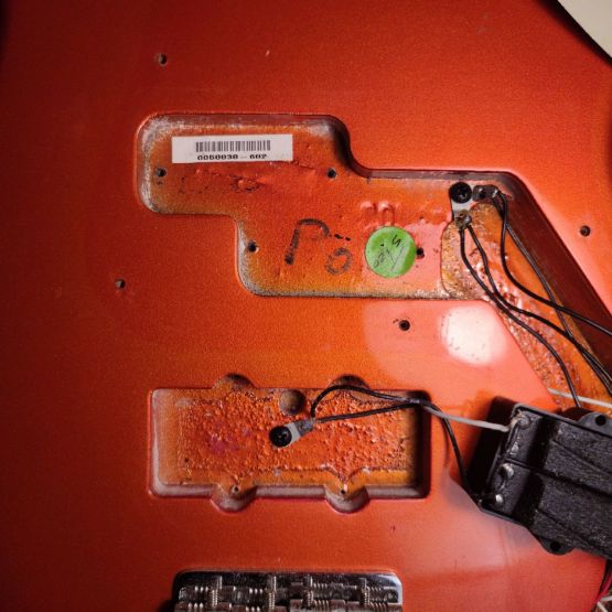 Fender American Deluxe Precision Bass Candy Tangerine 2002 USA бас-гитара
