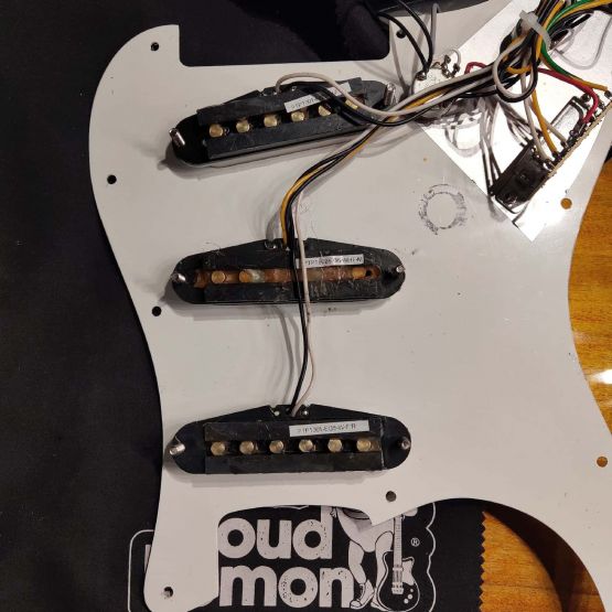 Squier Bullet Stratocaster Brown Sunburst 2019 Indonesia электрогитара