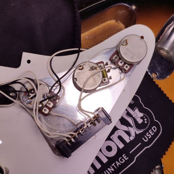 Fender Neck ST-54, Body ST-57 Stratocaster Tobacco Sunburst 1990 Japan электрогитара