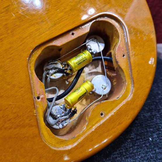 Gibson Custom Shop Historic R7 Les Paul Gold Top 2000 USA электрогитара