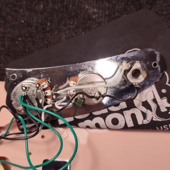 Squier Paranormal Cyclone Shell Pink 2020 China электрогитара