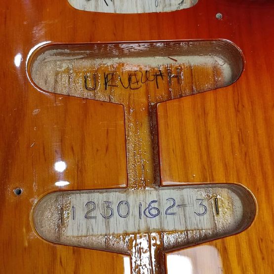 Fender Custom Shop Custom Deluxe Stratocaster Aged Cherry Sunburst 2013 USA электрогитара